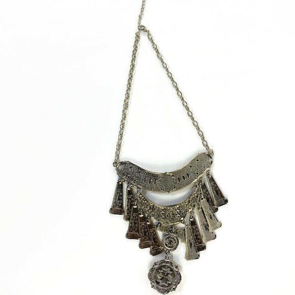 Southwestern Design Necklace Metal With Stones Faux Turquoise 11" - Picture 6 of 7